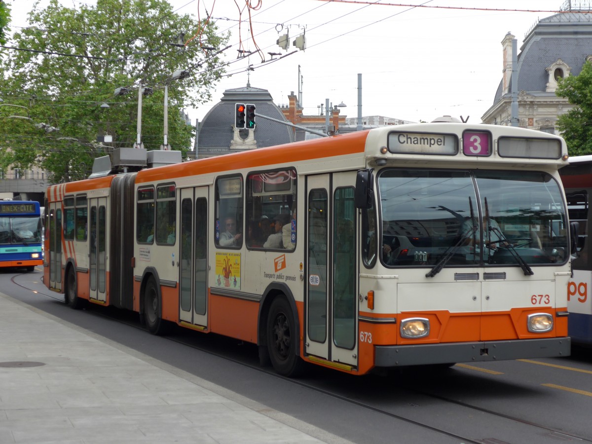 (150'819) - TPG Genve - Nr. 673 - Saurer/Hess Gelenktrolleybus am 26. Mai 2014 in Genve, Place des Vingt-Deux-Cantons