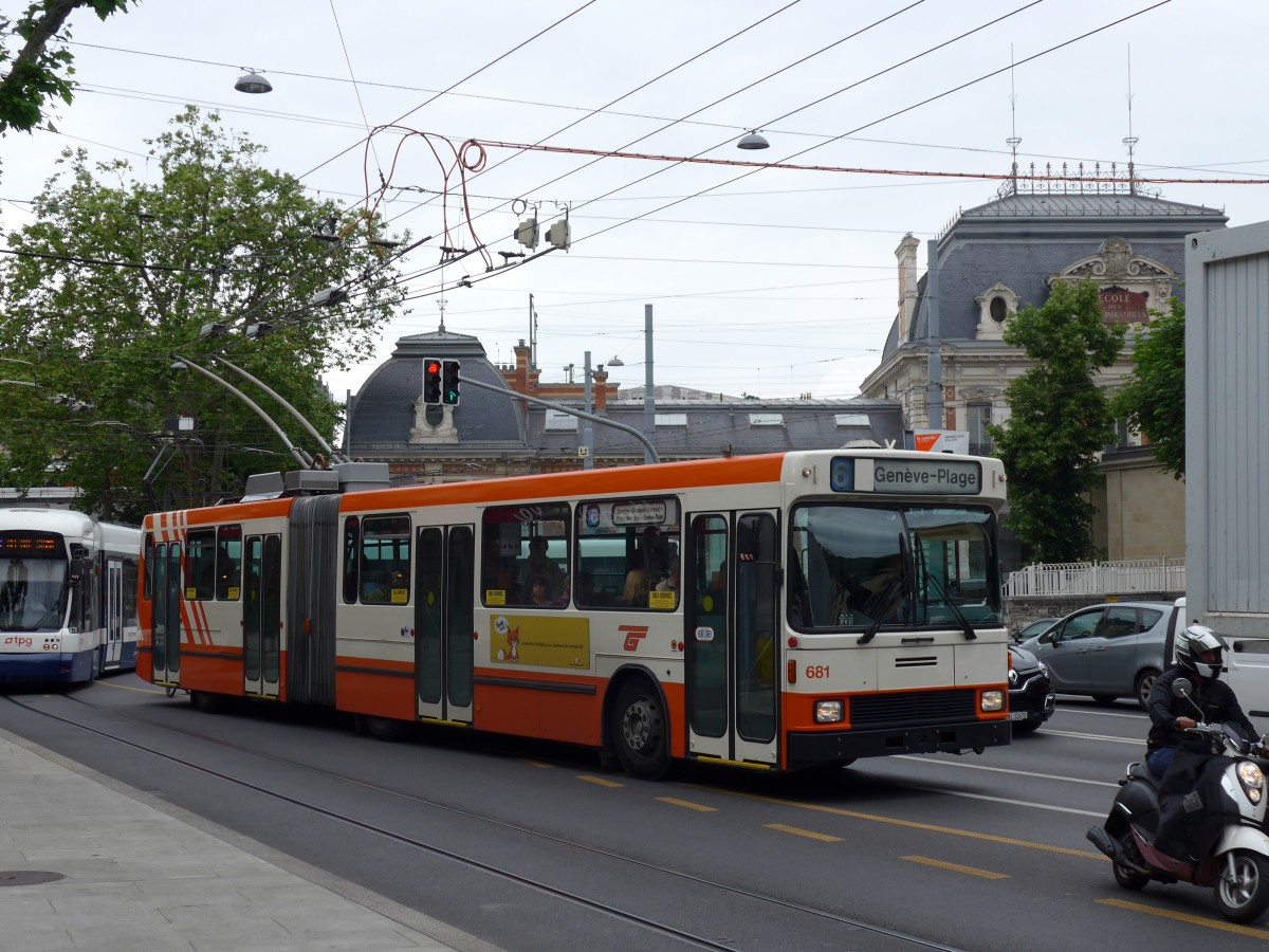 (150'827) - TPG Genve - Nr. 681 - NAW/Hess Gelenktrolleybus am 26. Mai 2014 in Genve, Place des Vingt-Deux-Cantons