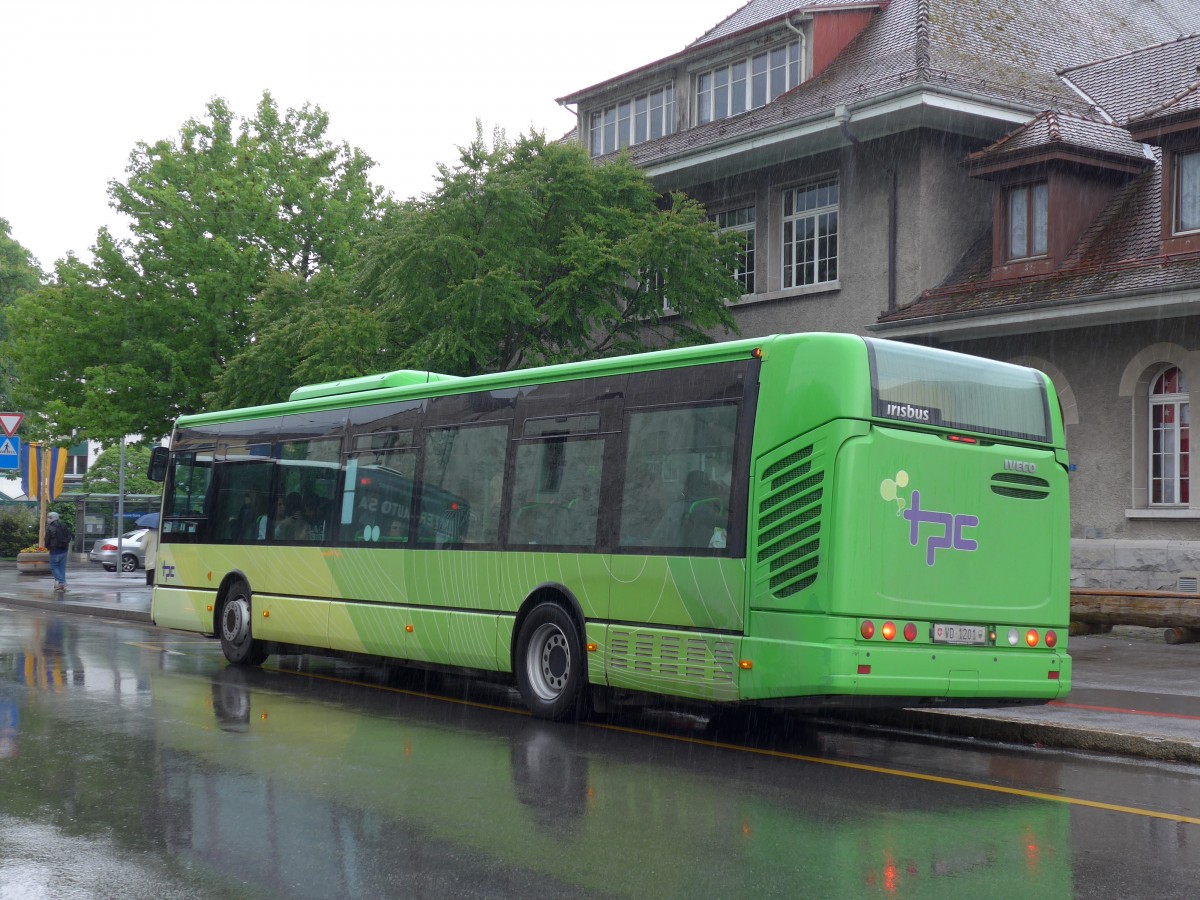 (150'905) - TPC Aigle - VD 1201 - Irisbus am 26. Mai 2014 beim Bahnhof Villeneuve