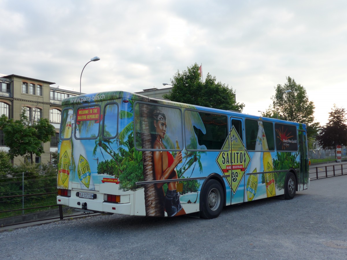 (151'115) - Party-Bus, Ruswil - LU 117'116 - Saurer/R&J am 31. Mai 2014 in Thun, Restaurant Hooters