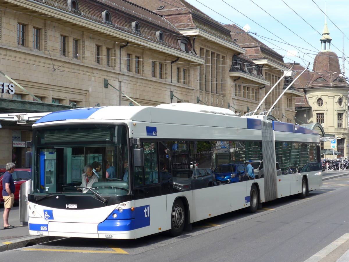 (151'132) - TL Lausanne - Nr. 835 - Hess/Hess Gelenktrolleybus am 1. Juni 2014 beim Bahnhof Lausanne