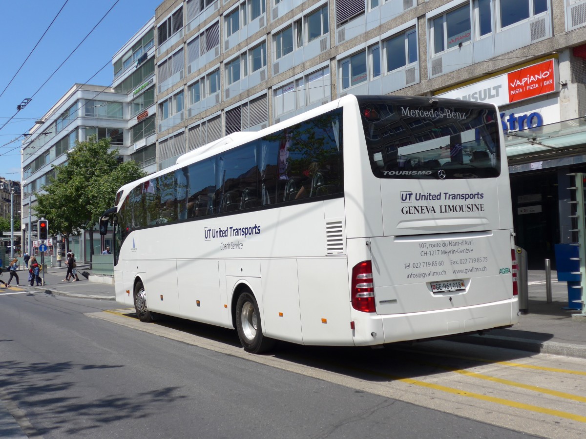 (151'195) - Geneva Limousine, Meyrin - GE 961'018 - Mercedes am 1. Juni 2014 beim Bahnhof Lausanne