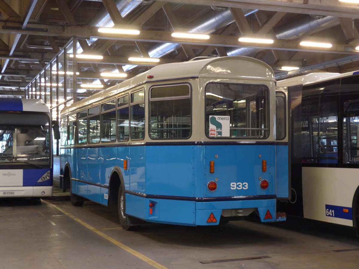 (151'202) - TL Lausanne (Rtrobus) - Nr. 933 - Moser/Eggli-Mischler Personenanhnger am 1. Juni 2014 in Lausanne, Dpt Borde