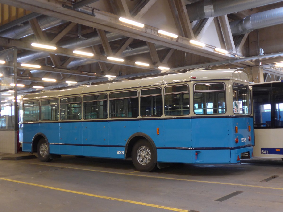 (151'206) - TL Lausanne (Rtrobus) - Nr. 933 - Moser/Eggli-Mischler Personenanhnger am 1. Juni 2014 in Lausanne, Dpt Borde