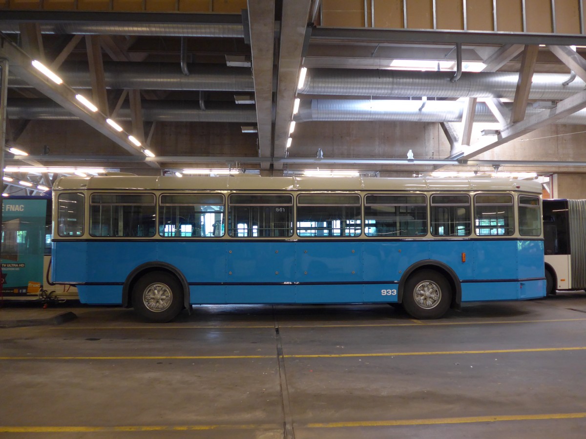 (151'208) - TL Lausanne (Rtrobus) - Nr. 933 - Moser/Eggli-Mischler Personenanhnger am 1. Juni 2014 in Lausanne, Dpt Borde