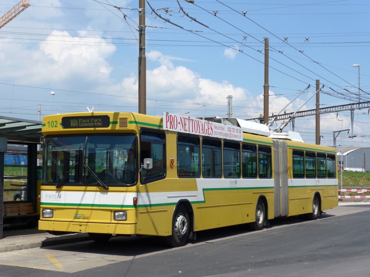 (151'475) - transN, La Chaux-de-Fonds - Nr. 102 - NAW/Hess Gelenktrolleybus (ex TN Neuchtel Nr. 102) am 12. Juni 2014 beim Bahnhof Marin