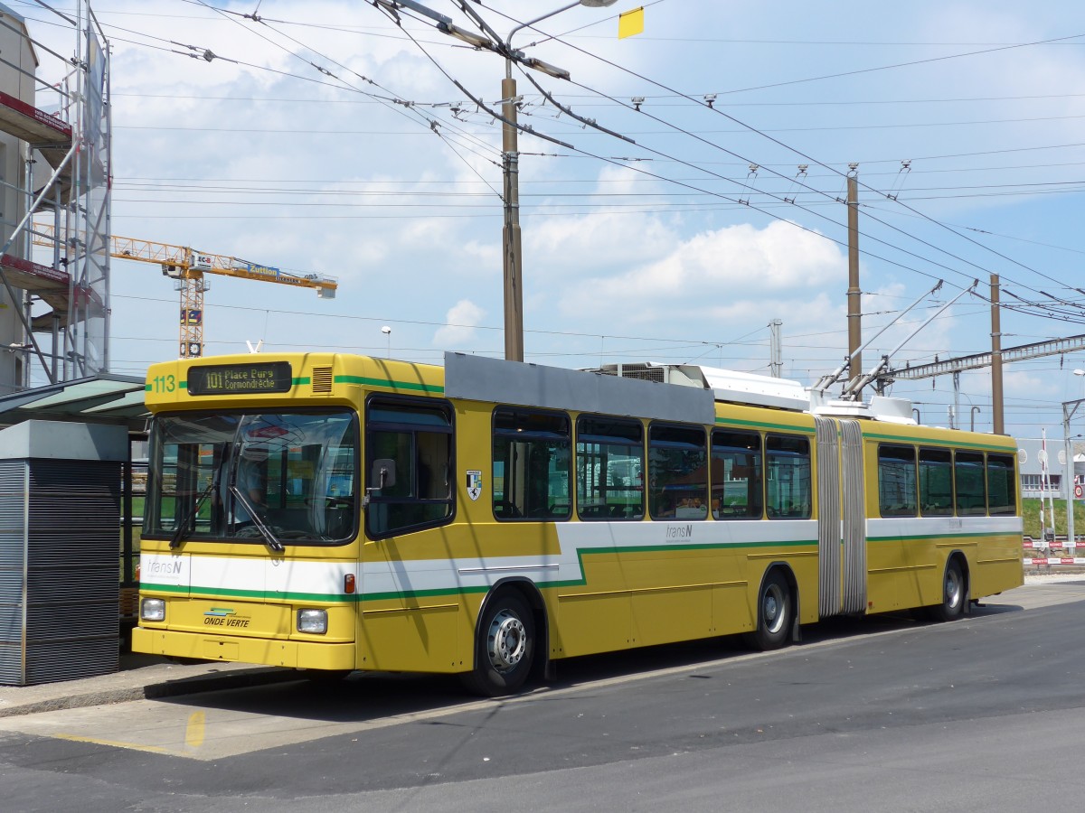 (151'481) - transN, La Chaux-de-Fonds - Nr. 113 - NAW/Hess Gelenktrolleybus (ex TN Neuchtel Nr. 113) am 12. Juni 2014 beim Bahnhof Marin