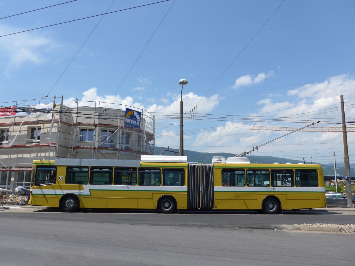 (151'482) - transN, La Chaux-de-Fonds - Nr. 113 - NAW/Hess Gelenktrolleybus (ex TN Neuchtel Nr. 113) am 12. Juni 2014 beim Bahnhof Marin