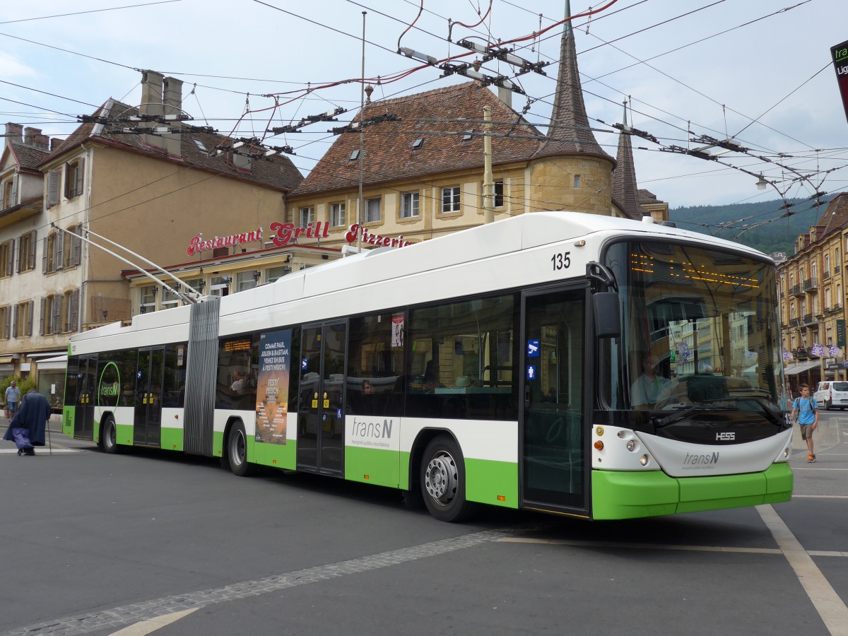 (151'506) - transN, La Chaux-de-Fonds - Nr. 135 - Hess/Hess Gelenktrolleybus (ex TN Neuchtel Nr. 135) am 12. Juni 2014 in Neuchtel, Place Pury
