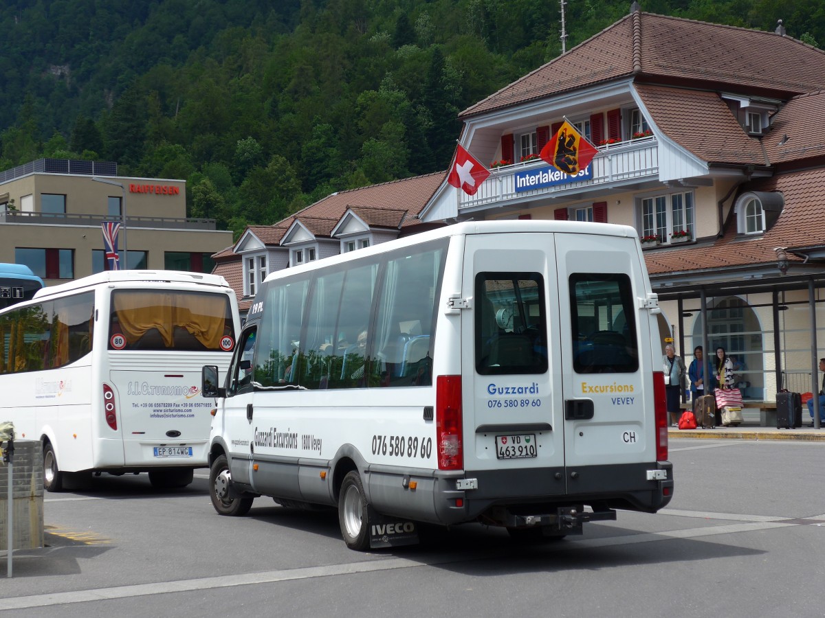 (151'540) - Guzzardi, Vevey - VD 463'910 - Iveco am 15. Juni 2014 beim Bahnhof Interlaken Ost