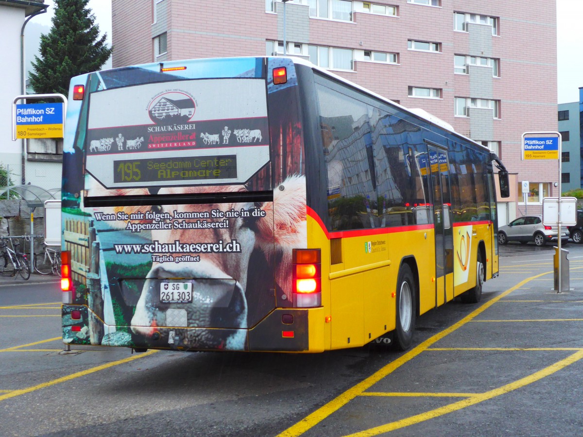 (151'830) - Casutt, Gossau - SG 261'303 - Volvo am 23. Juni 2014 beim Bahnhof Pfffikon (Einsatz Schuler)