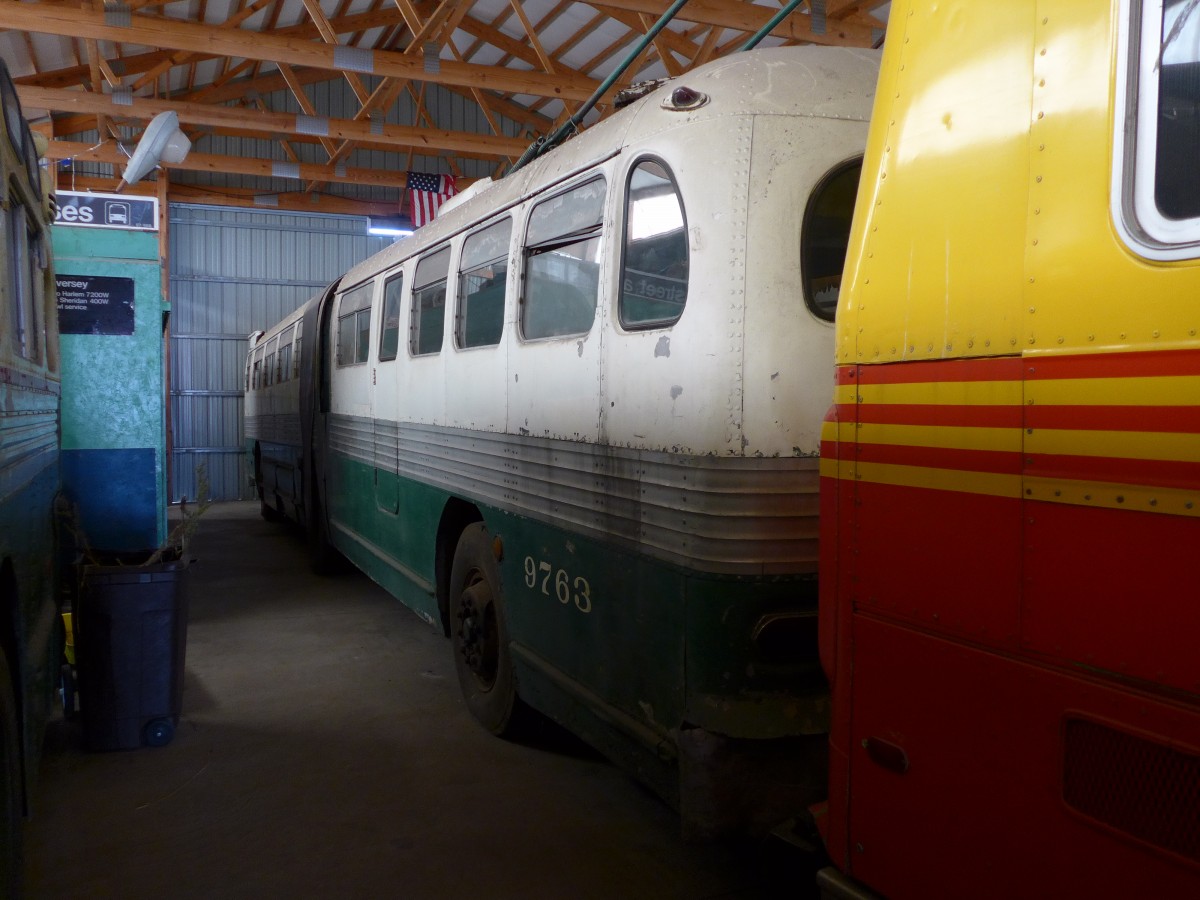 (152'562) - CTA Chicago - Nr. 9763 - Twin Coach Gelenktrolleybus am 11. Juli 2014 in Union, Railway Museum (Teilaufnahme)