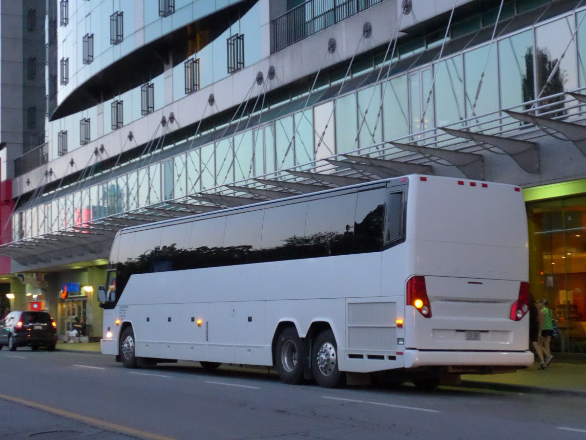 (152'909) - Ace Coach - 816 8BH - Prevost am 15. Juli 2014 in Clifton Hill, Niagara Falls