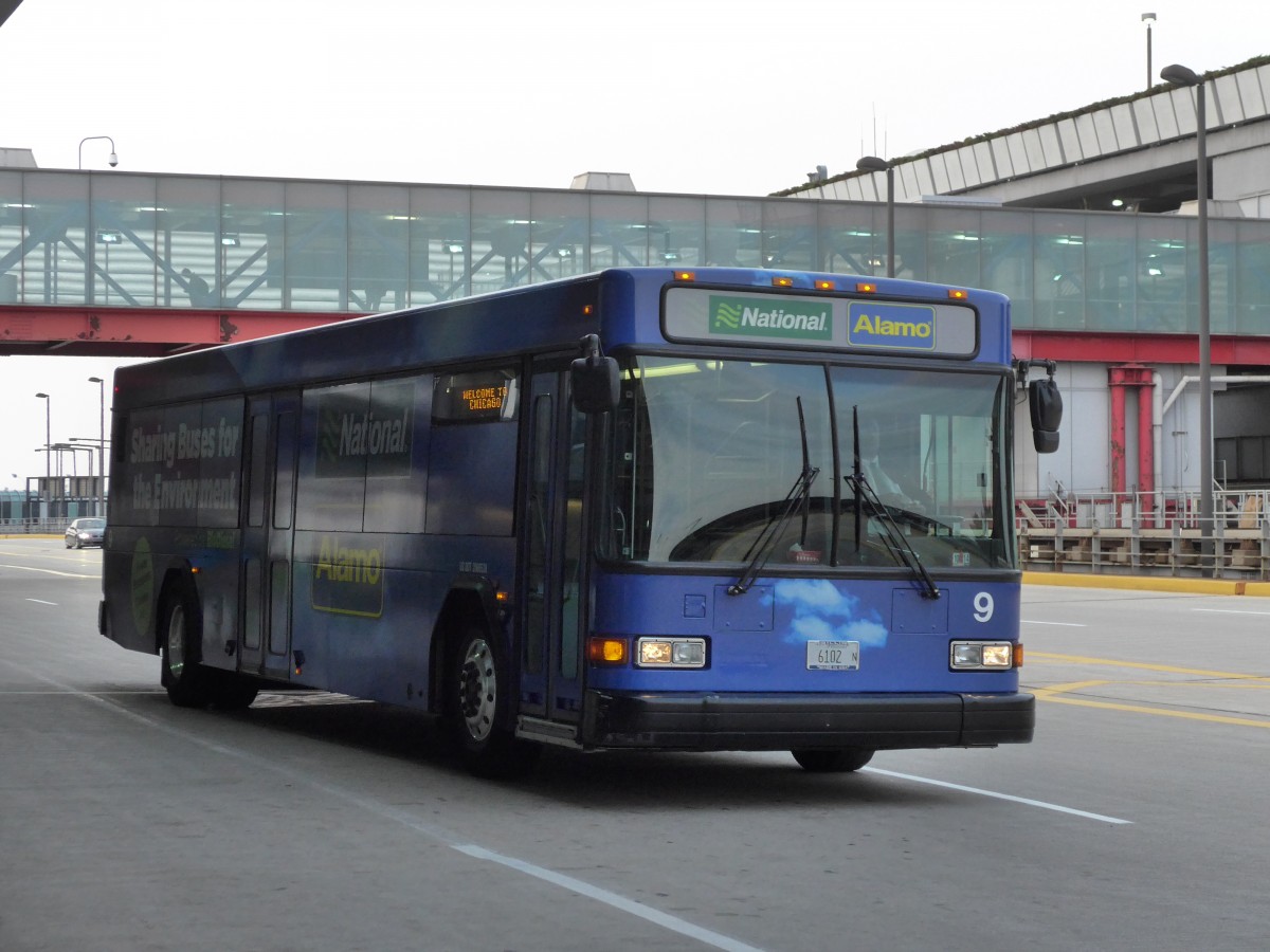 (153'288) - National-Alamo, Chicago - Nr. 9/6102 N - Gillig am 19. Juli 2014 in Chicago, Airport O'Hare