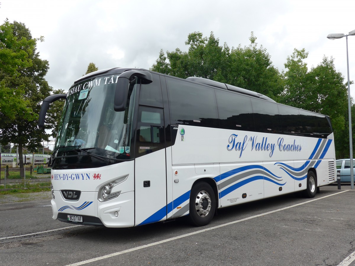 (153'505) - Aus England: Taf Valley Coaches, Whitland - BC13 TAF - VDL am 29. Juli 2014 in Thun, Seestrasse