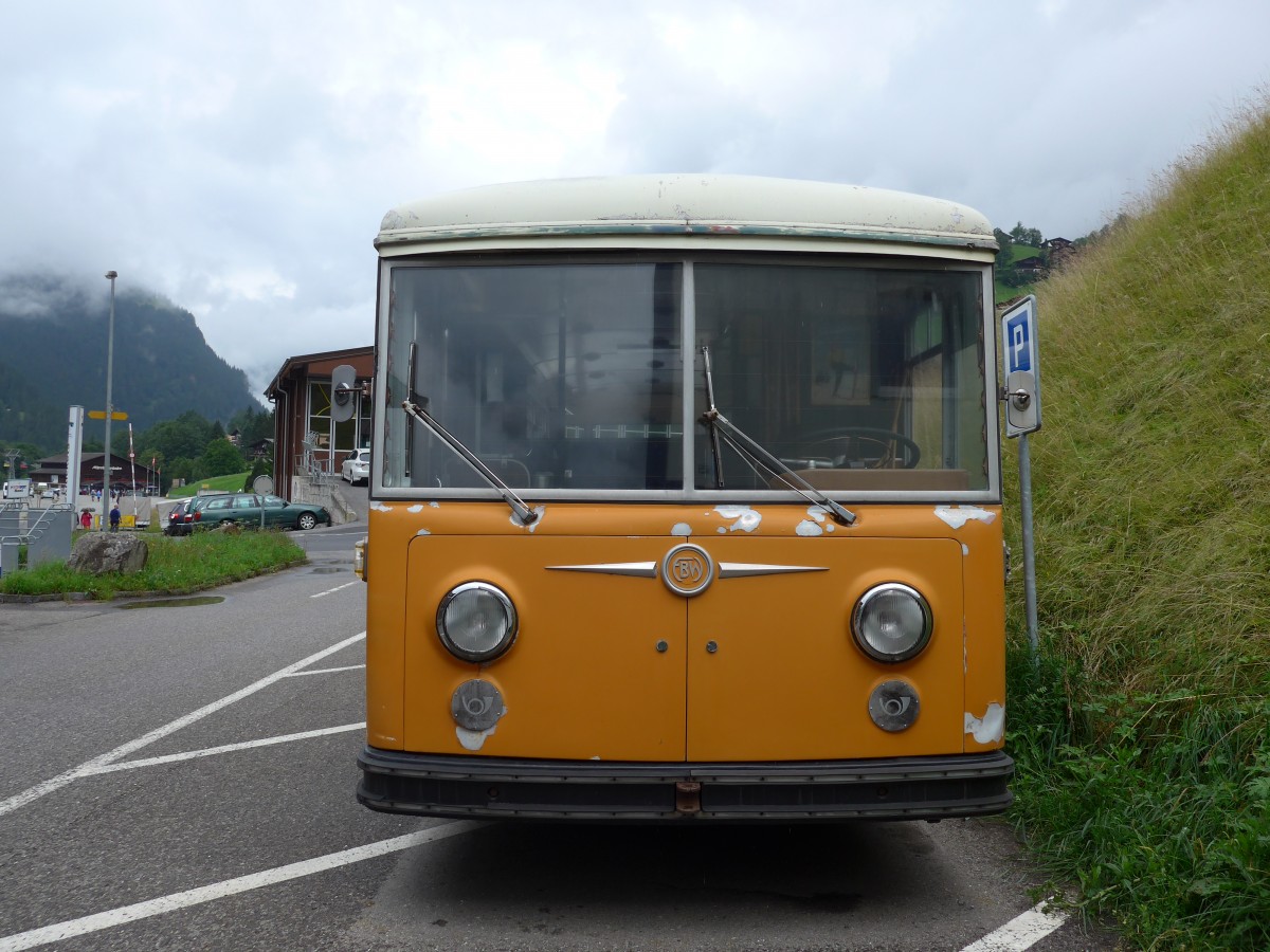 (153'556) - Bus Stop, Grindelwald - Nr. 5 - FBW/R&J (ex Schuler, Orpund; ex Tramverein, Bern; ex Meier, Studen; ex Schr, Aegerten; ex ABM Meinisberg Nr. 5; ex ABM Meinisberg Nr. 1) am 3. August 2014 in Grindelwald, Grund
