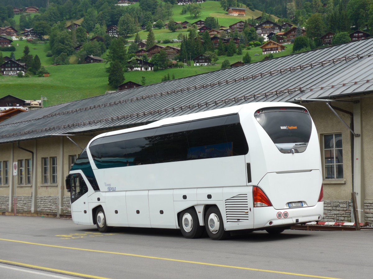 (153'571) - Aus Italien: Tiepolo, Porto Viro - EK-105 YX - Neoplan am 3. August 2014 beim Bahnhof Grindelwald Grund