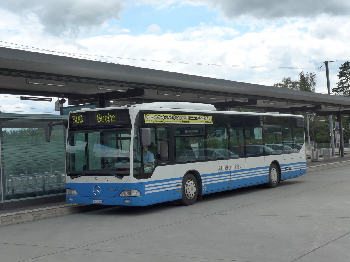 (153'901) - RTB Altsttten - Nr. 39/53'104 - Mercedes am 16. August 2014 beim Bahnhof Altsttten