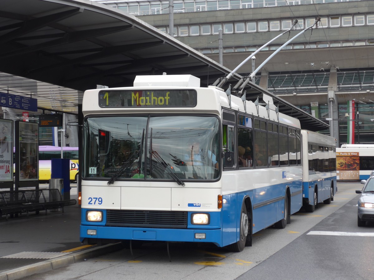 (153'994) - VBL Luzern - Nr. 279 - NAW/R&J-Hess Trolleybus am 19. August 2014 beim Bahnhof Luzern