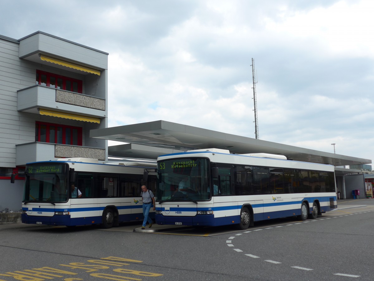 (154'117) - Odermatt, Rotkreuz - Nr. 221/ZG 25'786 - Scania/Hess am 19. August 2014 beim Bahnhof Rotkreuz
