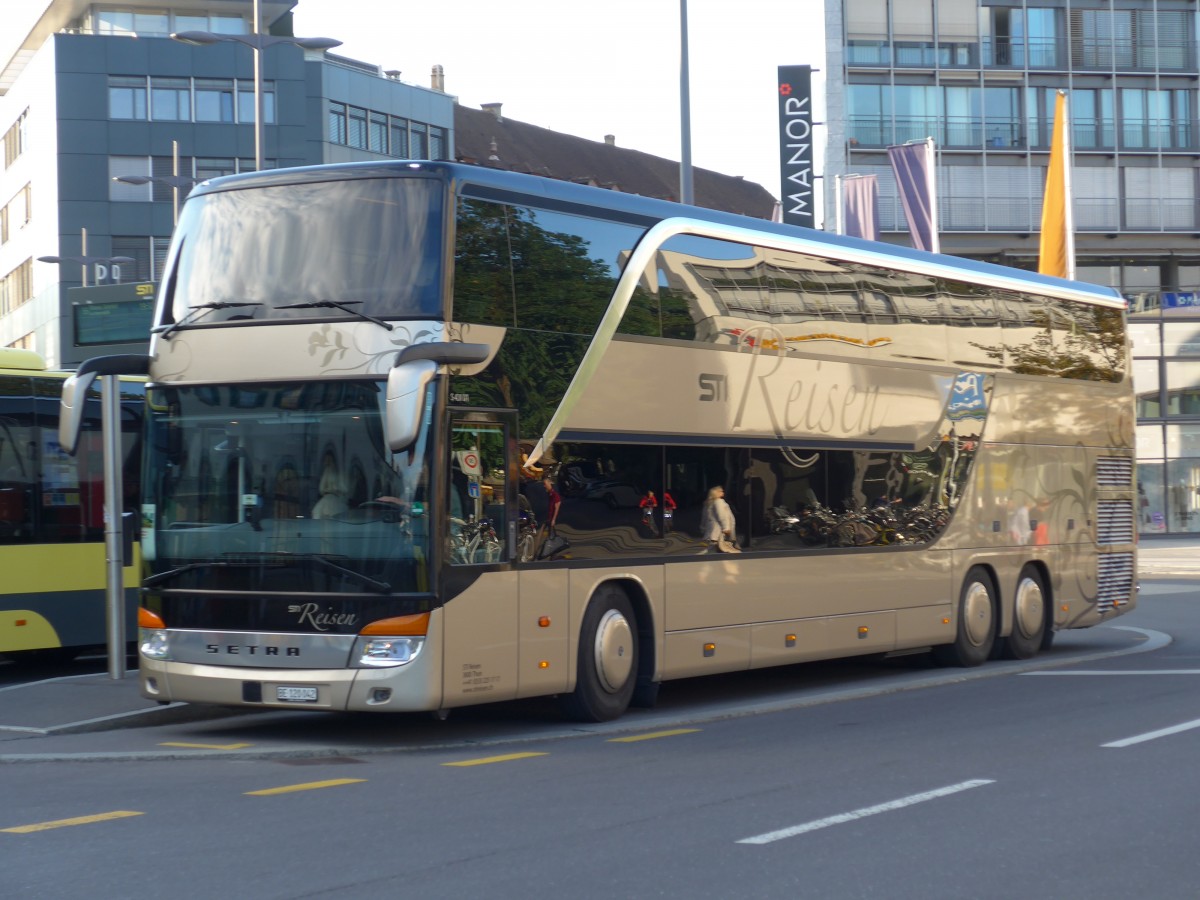 (154'870) - STI Thun - Nr. 42/BE 120'042 - Setra am 2. September 2014 beim Bahnhof Thun