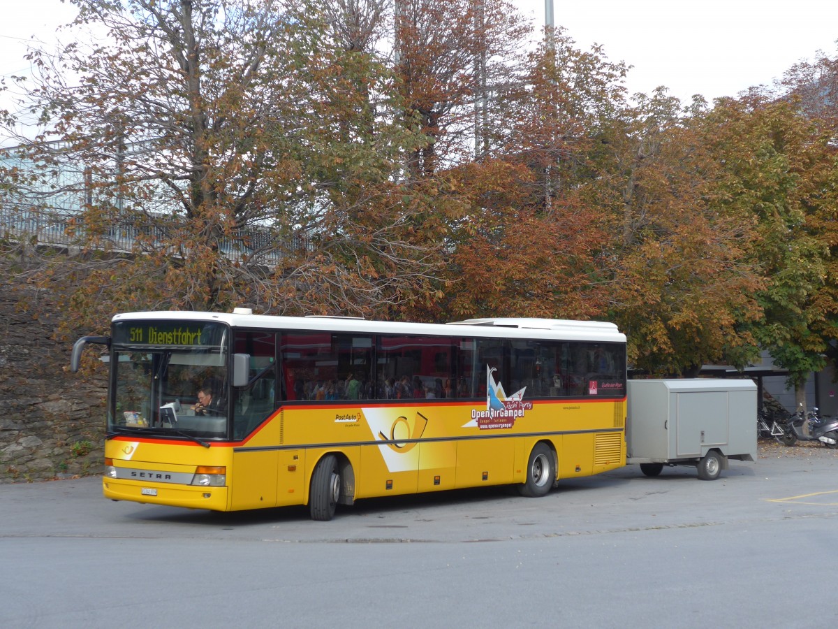 (155'320) - PostAuto Wallis - VS 241'979 - Setra am 21. September 2014 beim Bahnhof Brig