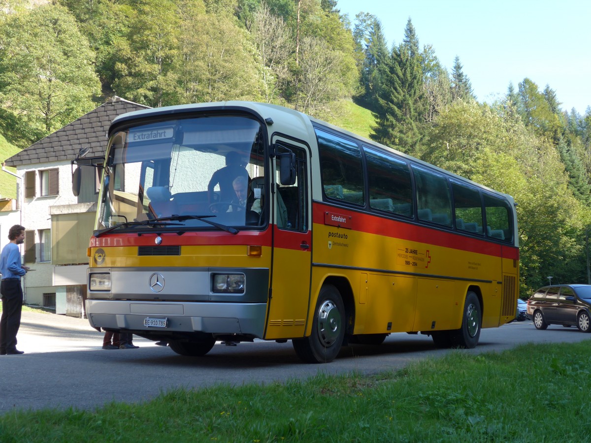 (155'387) - Buzzi, Bern - BE 910'789 - Mercedes (ex Mattli, Wassen) am 27. September 2014 in Wolhusen, Restaurant Fontanne-Pintli