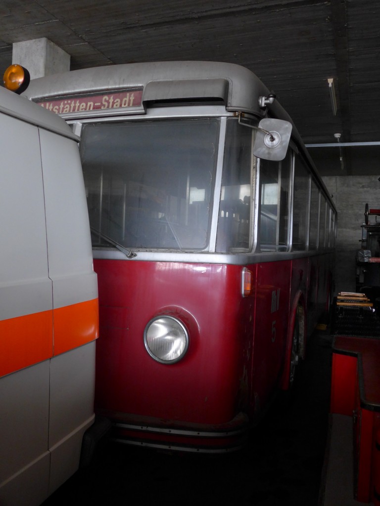 (155'980) - RhV Altsttten - Nr. 5 - FBW/SIG Trolleybus am 25. Oktober 2014 in Rain, Lager Geissbach (Teilaufnahme)