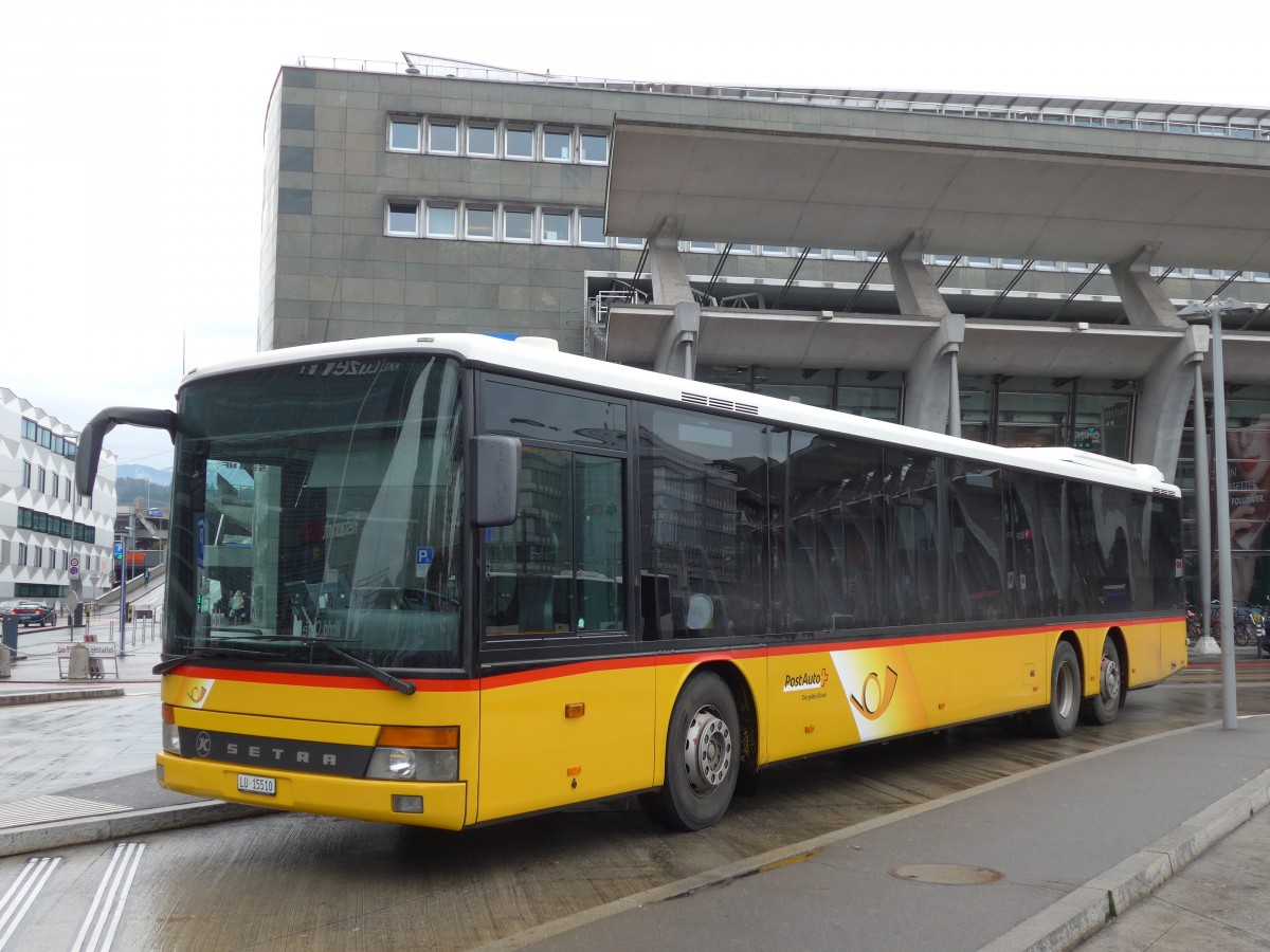 (156'074) - Bucheli, Kriens - Nr. 25/LU 15'510 - Setra am 25. Oktober 2014 beim Bahnhof Luzern