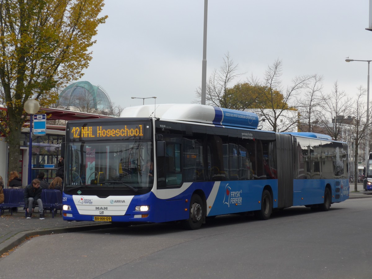 (156'783) - ARRIVA - Nr. 251/BV-HH-09 - MAN am 19. November 2014 beim Bahnhof Leeuwarden