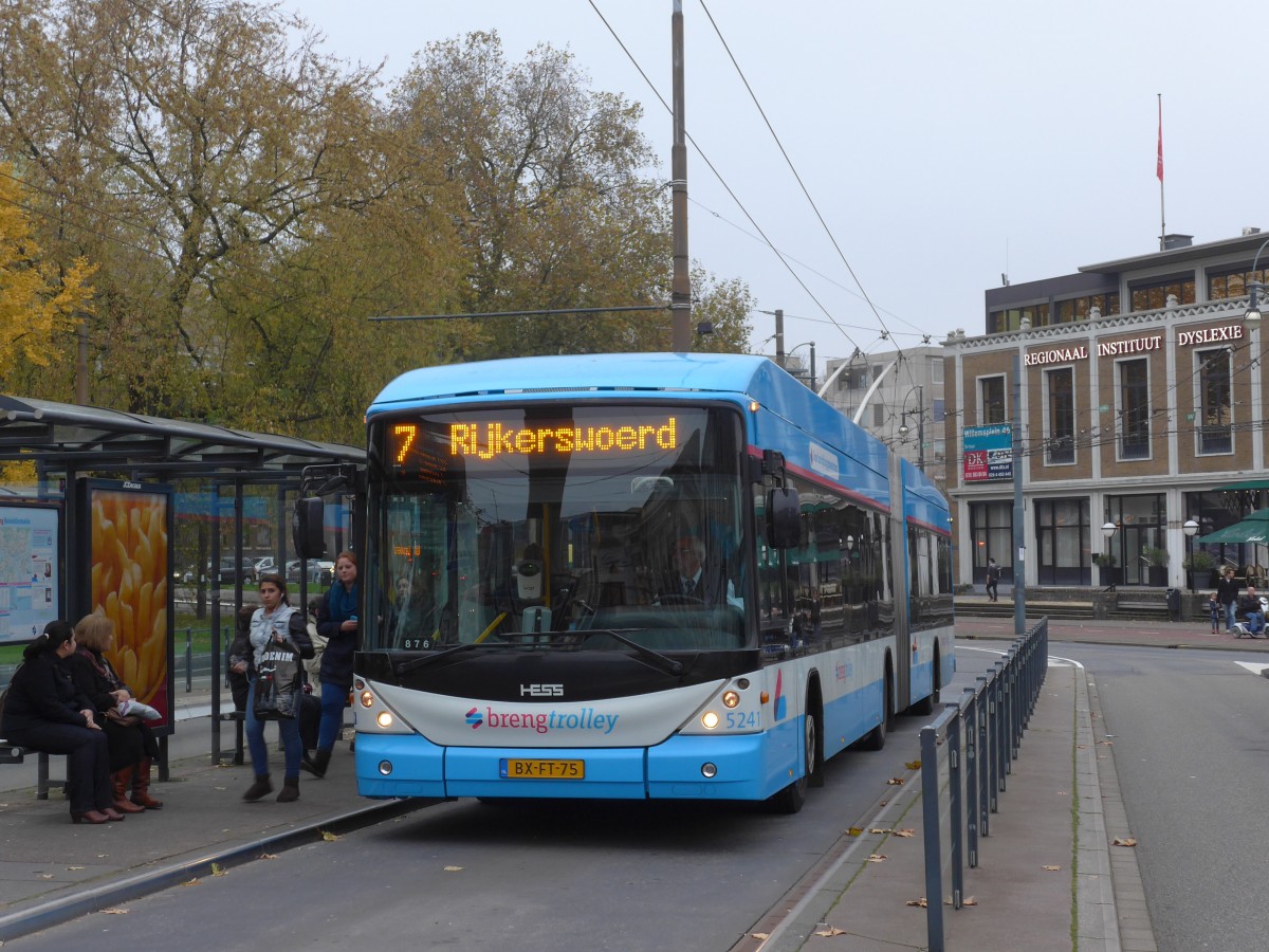 (157'055) - Breng, Ijsselmuiden - Nr. 5241/BX-FT-75 - Hess/Hess Gelenktrolleybus am 20. November 2014 in Arnhem, Willemsplein