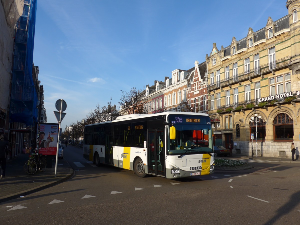 (157'146) - Aus Belgien: De Lijn, Mechelen - Nr. 5730/1-GWL-819 - Iveco am 21. November 2014 beim Bahnhof Maastricht