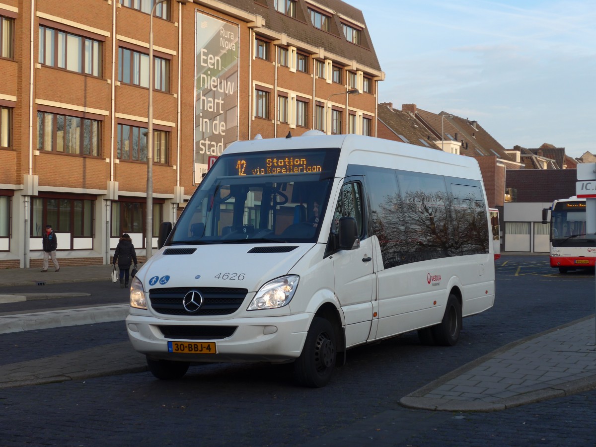 (157'287) - VEOLIA - Nr. 4626/30-BBJ-4 - Mercedes am 21. November 2014 beim Bahnhof Roermond
