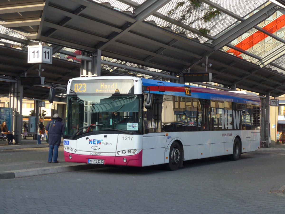 (157'296) - MBus, Mnchengladbach - Nr. 1217/MG-YD 1217 - Solaris am 22. November 2014 beim Hauptbahnhof Mnchengladbach