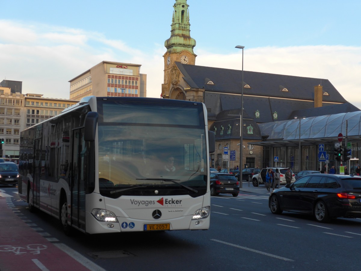 (157'422) - Ecker, Steinsel - VE 2057 - Mercedes am 22. November 2014 beim Bahnhof Luxembourg