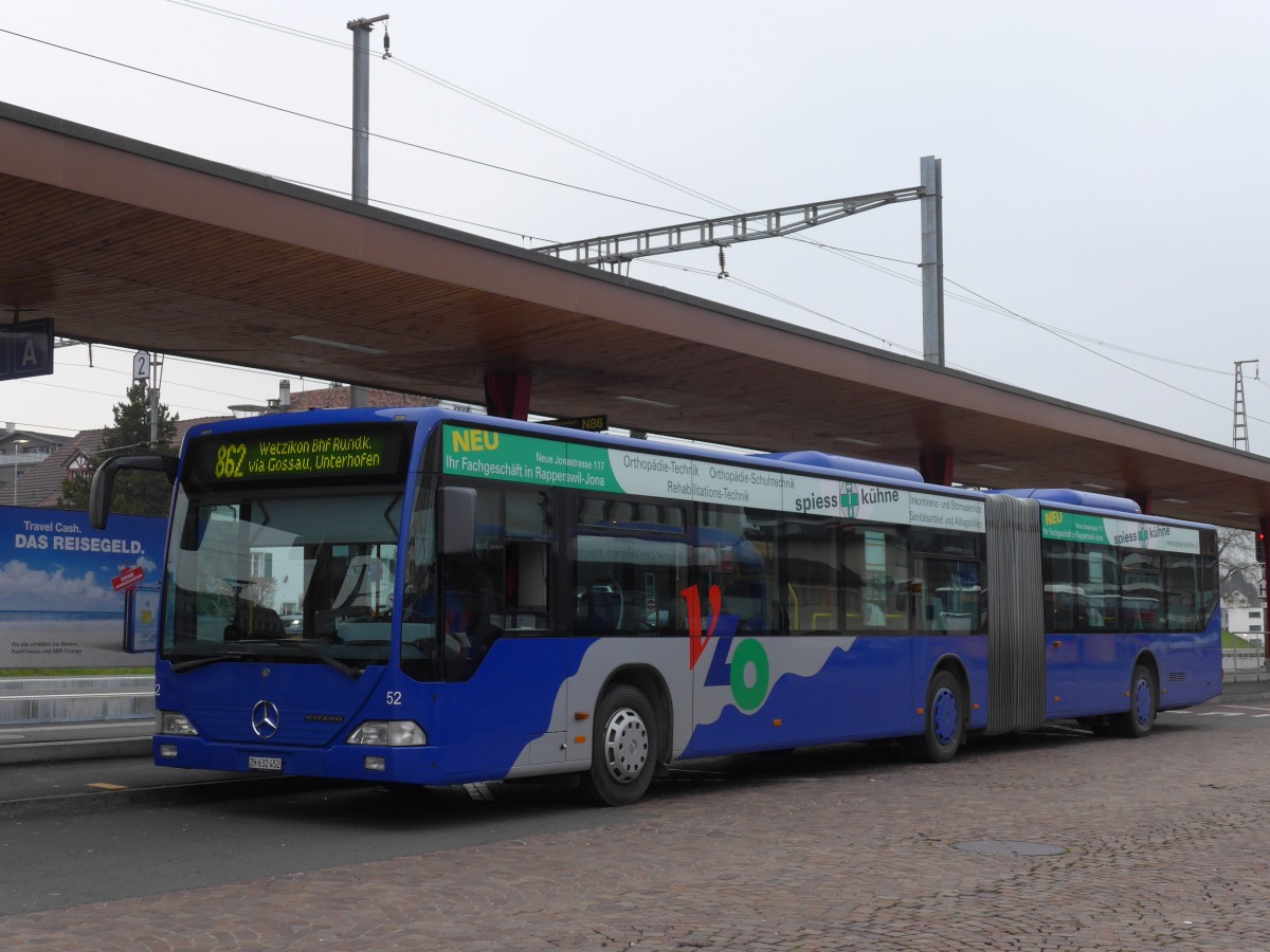 (157'551) - VZO Grningen - Nr. 52/ZH 632'452 - Mercedes am 26. November 2014 beim Bahnhof Wetzikon