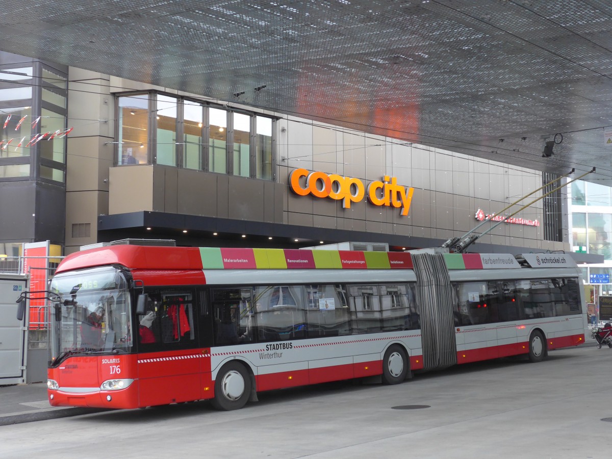 (157'625) - SW Winterthur - Nr. 176 - Solaris Gelenktrolleybus am 6. Dezember 2014 beim Hauptbahnhof Winterthur