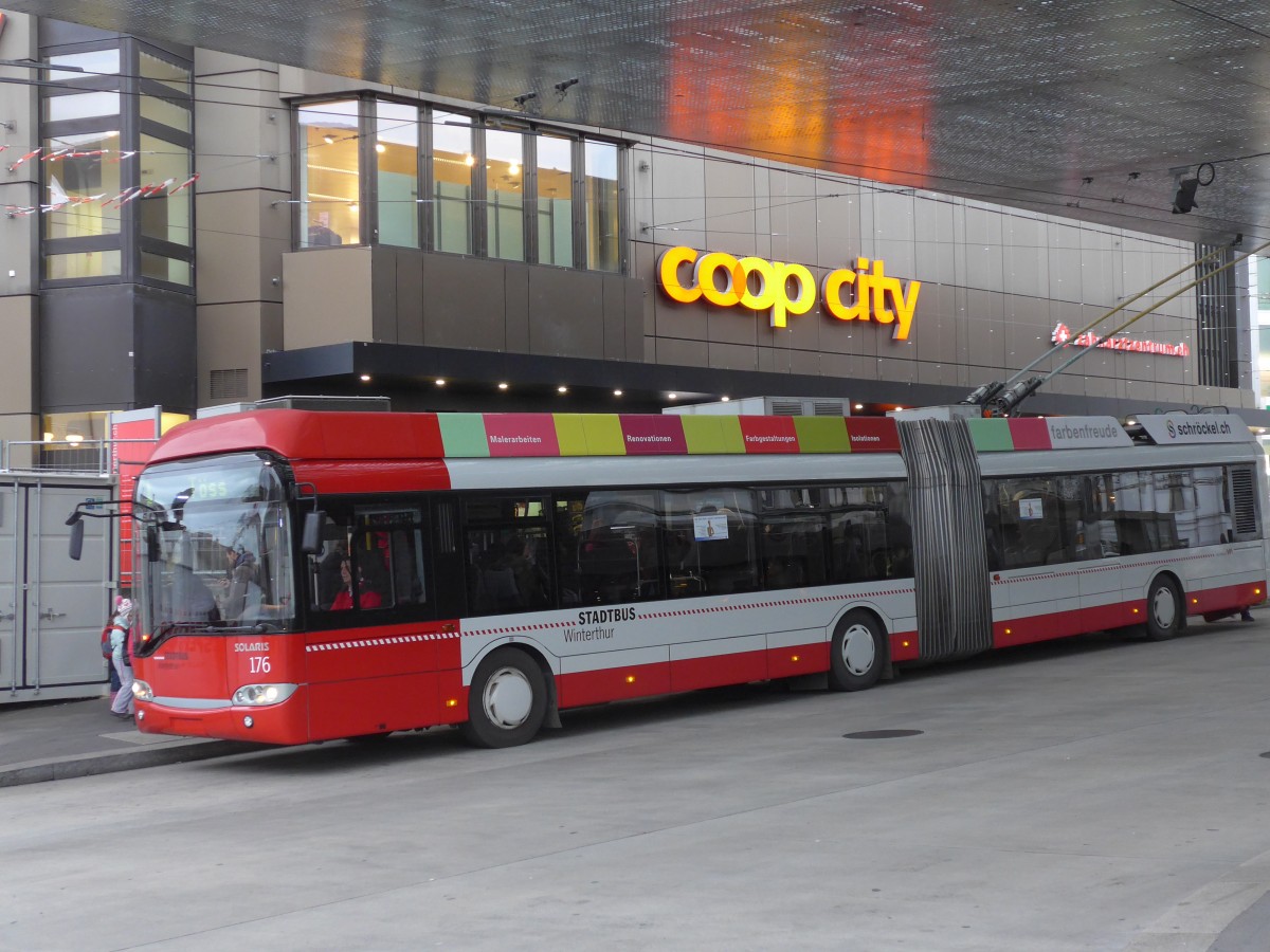 (157'664) - SW Winterthur - Nr. 176 - Solaris Gelenktrolleybus am 6. Dezember 2014 beim Hauptbahnhof Winterthur