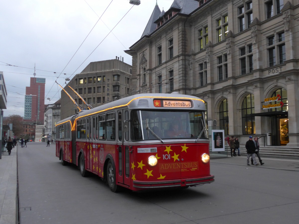 (157'681) - VW Winterthur - Nr. 101 - FBW/SWS Gelenktrolleybus am 6. Dezember 2014 beim Hauptbahnhof Winterthur