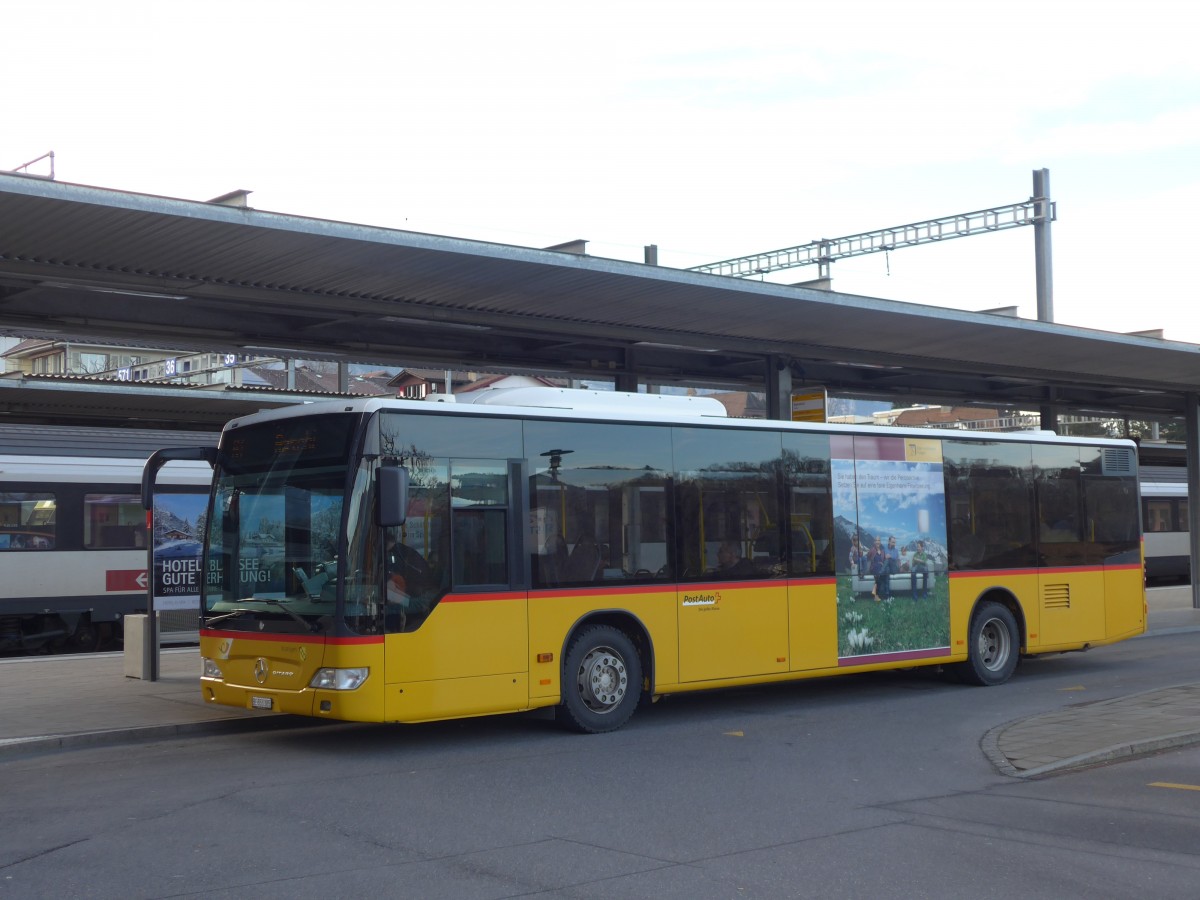 (157'883) - PostAuto Bern - BE 653'385 - Mercedes am 22. Dezember 2014 beim Bahnhof Spiez