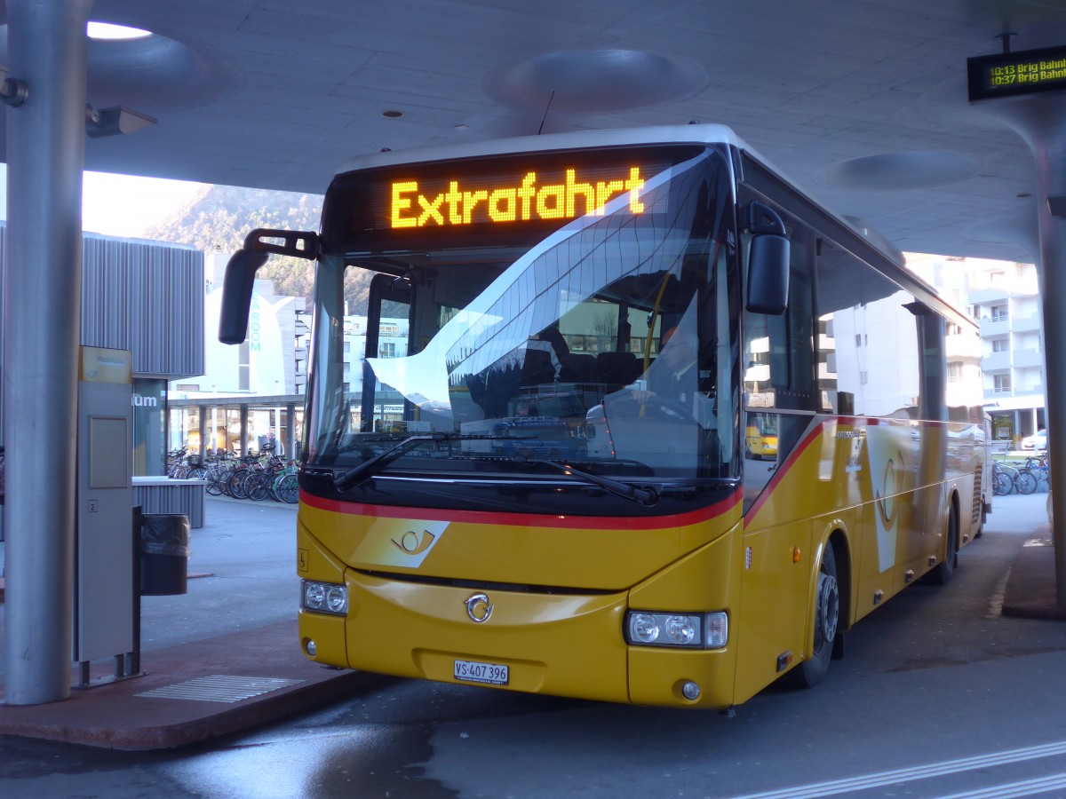 (157'887) - PostAuto Wallis - VS 407'396 - Irisbus am 23. Dezember 2014 beim Bahnhof Visp