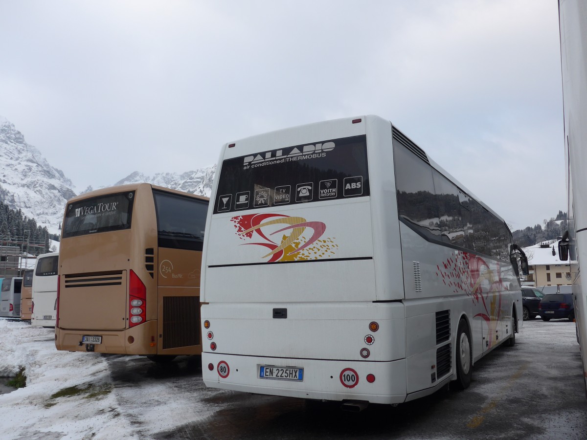 (157'944) - Aus Italien: Oliviero, Torri di Quartesolo - EN-225 HX - Palladio am 26. Dezember 2014 in Engelberg, Titlisbahnen