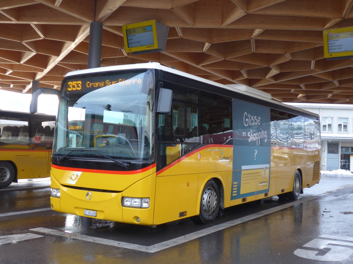 (158'007) - PostAuto Wallis - Nr. 18/VS 365'408 - Irisbus am 28. Dezember 2014 beim Bahnhof Sion