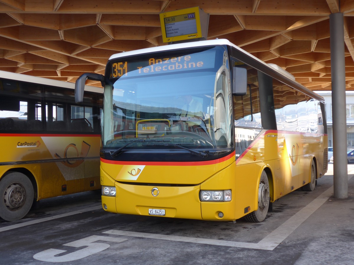 (158'077) - Buchard, Leytron - VS 84'251 - Irisbus (ex Nr. 251) am 1. Januar 2015 beim Bahnhof Sion