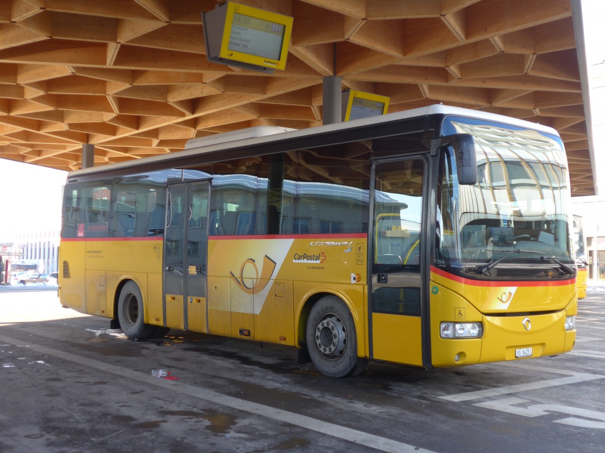(158'083) - Buchard, Leytron - VS 84'251 - Irisbus (ex Nr. 251) am 1. Januar 2015 beim Bahnhof Sion