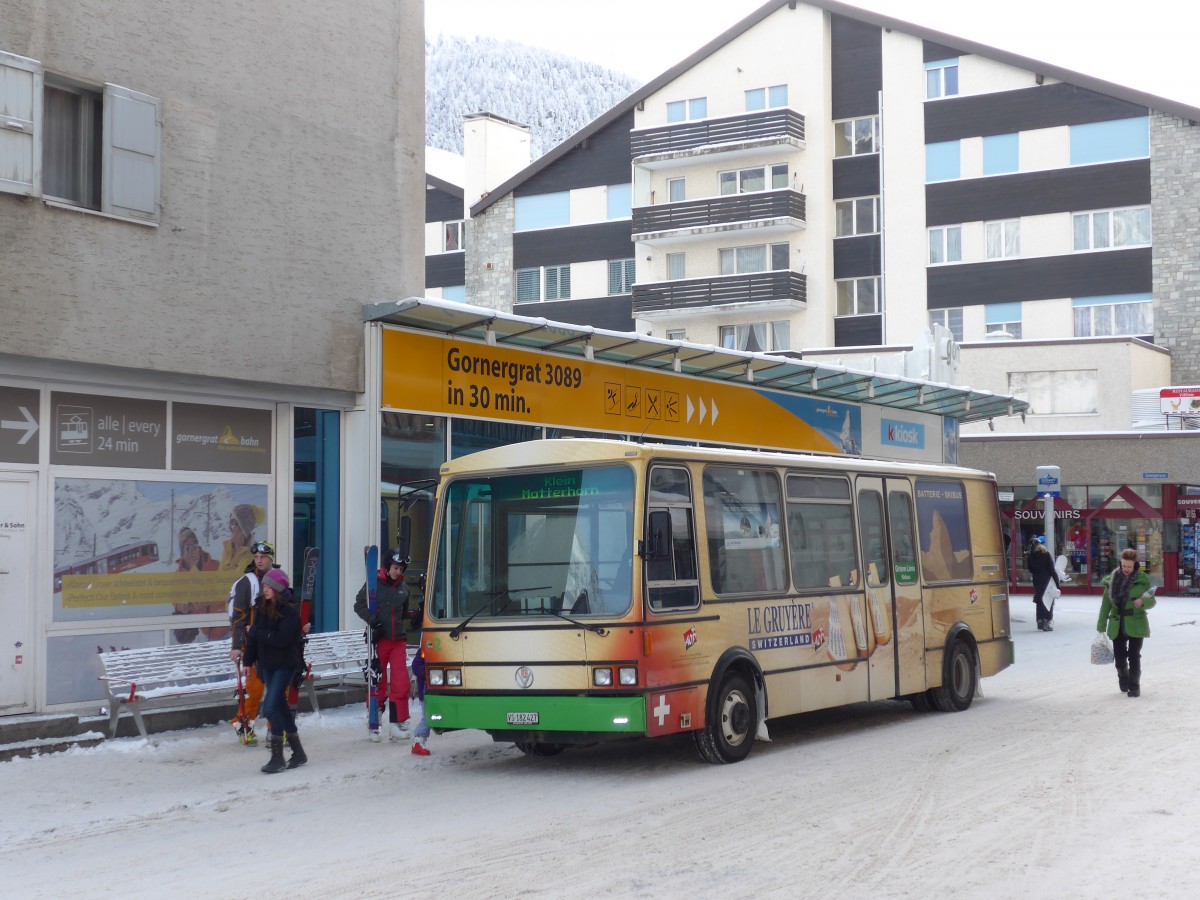 (158'396) - OBZ Zermatt - Nr. 2/VS 182'427 - Vetter (ex Nr. 4) am 18. Januar 2015 beim Bahnhof Zermatt