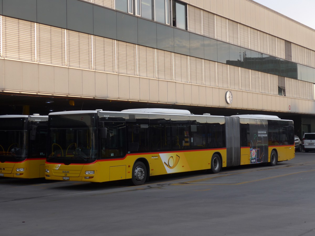 (158'697) - PostAuto Bern - Nr. 665/BE 656'302 - MAN am 14. Februar 2015 in Bern, Postautostation