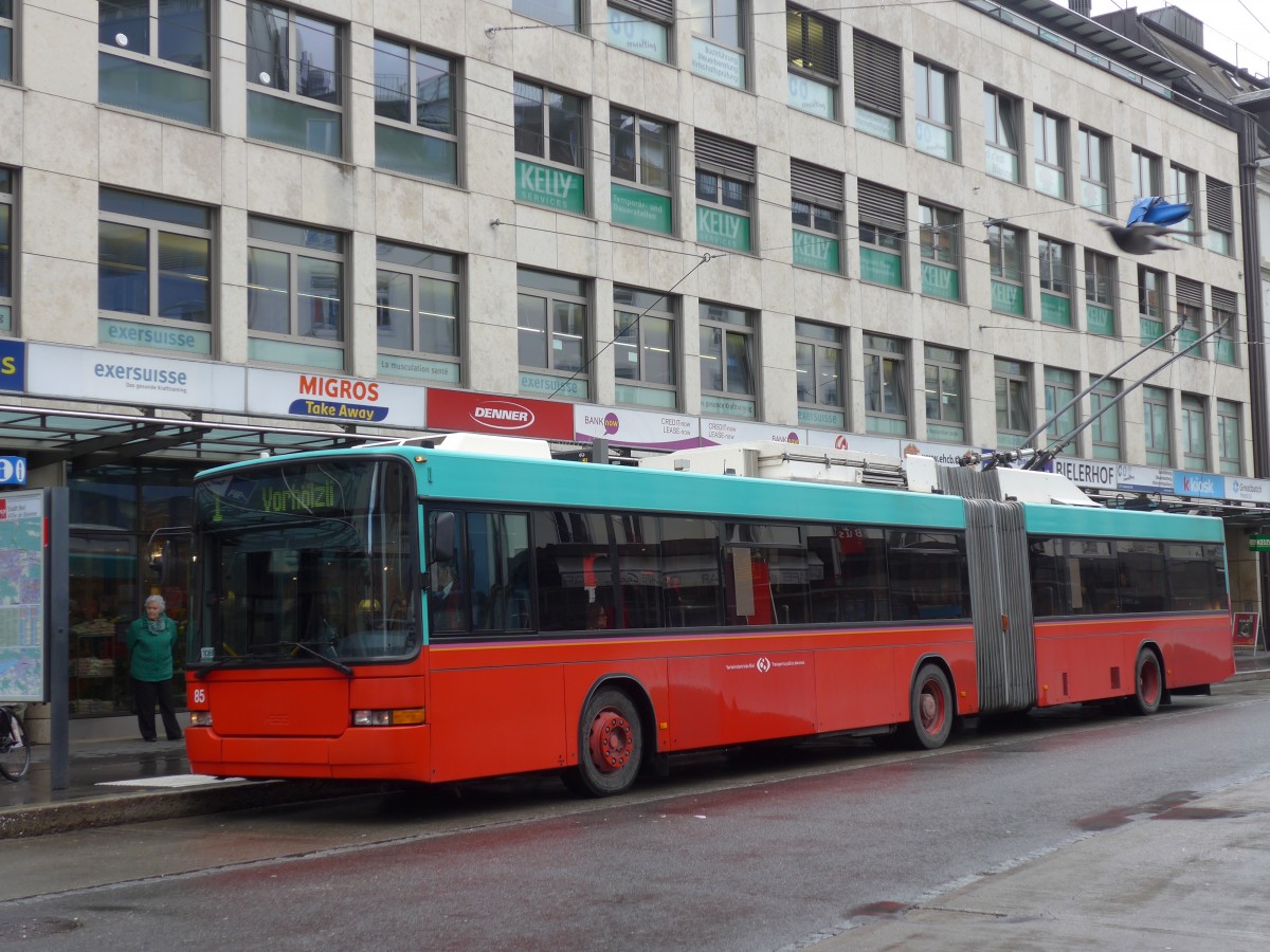 (158'971) - VB Biel - Nr. 85 - NAW/Hess Gelenktrolleybus am 2. Mrz 2015 in Biel, Guisanplatz