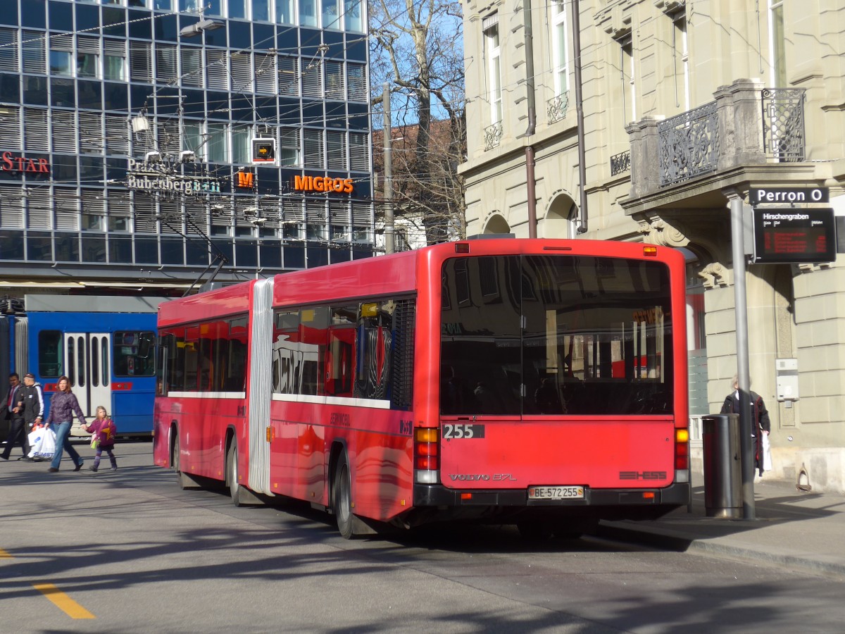 (159'040) - Bernmobil, Bern - Nr. 255/BE 572'255 - Volvo/Hess am 9. Mrz 2015 in Bern, Hirschengraben
