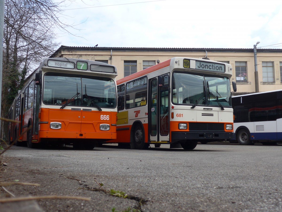 (159'113) - TPG Genve - Nr. 666 - Saurer/Hess + Nr. 681 - NAW/Hess Gelenktrolleybusse am 14. Mrz 2015 in Genve, Dpt Jonction